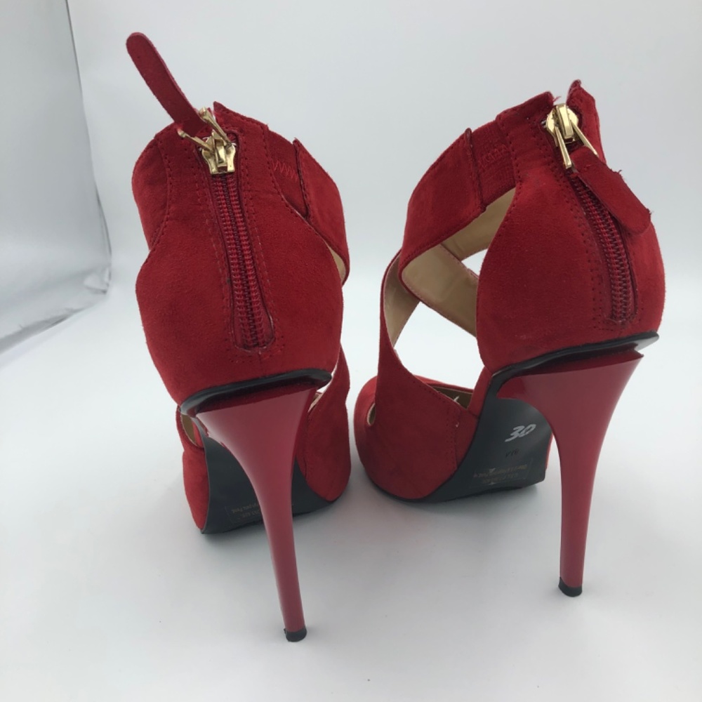 Shoes - Picture 4 of 4